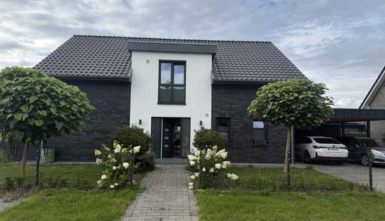Bild von Modernes Einfamilienhaus zum 01.08.2026 für 2200€ warm!