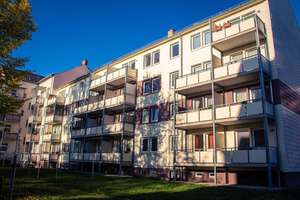 2-Raum-Erdgeschosswohnung mit Balkon nahe Parkanlage – Altenhainer Str. 36, 9126 Bernsdorf, Chemnitz – Vorschaubild 3