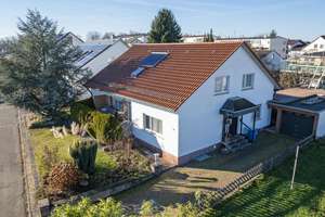 Gepflegtes Einfamilienhaus mit großem Garten – Die vollständige Adresse der Immobilie erhältst du vom Anbieter., 72379 Hechingen – Vorschaubild 2