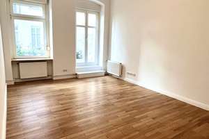 ALTBAUWOHNUNG MIT GROSSER TERRASSE – 3,50 M DECKENHÖHE – PRENZLAUER BERG