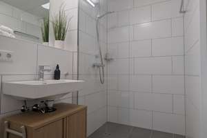 Stilvoll möbliertes Studentenapartment | Uni/OTH, 8. Etage, Fernblick – Otto-Hahn-Straße 40, 93053 Galgenberg, Regensburg – Vorschaubild 17