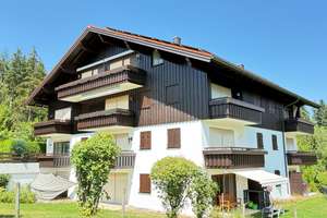Traumhafte Aussichten - Modernisierte 2 - Zi. - Wohnung in ruhiger Ortsrandlage nahe Oberstaufen