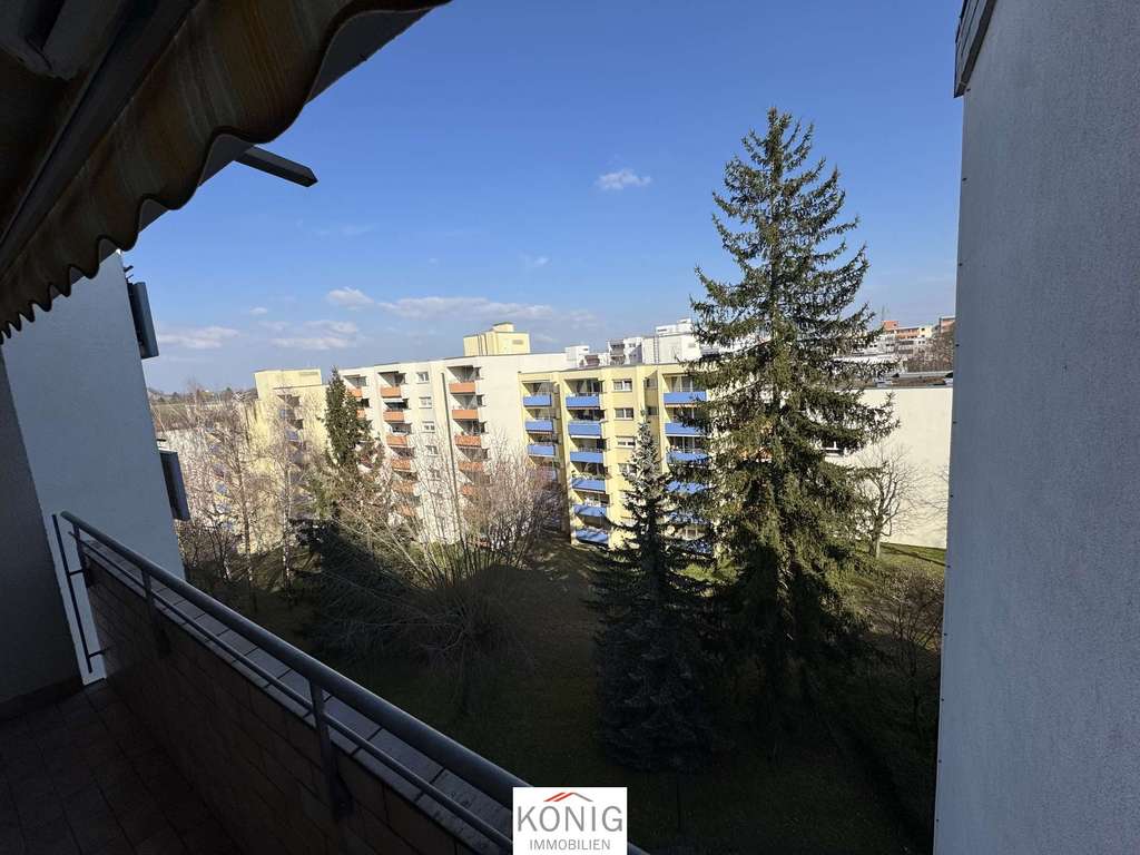 Immobilie in Möglingen - Wohnen mit Aussicht  3-Zi.-Wohnung mit 2 großen Balkonen  Objekt 2753 - Bild 1