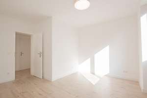 240 qm Garten, EBK, 3 Zimmer mit großem Sonnenscheinbalkon – 40593 Urdenbach, Düsseldorf – Vorschaubild 6