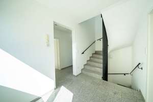 Moderne Doppelhaushälfte der Effizienzklasse A+ mit Garage, Garten und Terrasse in Köln-Lövenich – Die vollständige Adresse der Immobilie erhältst du vom Anbieter., 50859 Lövenich, Köln – Vorschaubild 11