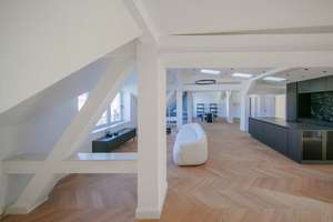 Niebuhrstraße Höhe Bleibtreustraße 5,5-Zi-DG-Whg mit Aufzug EBK u. Terrasse – Niebuhrstraße 76, 10629 Charlottenburg, Berlin – Vorschaubild 1