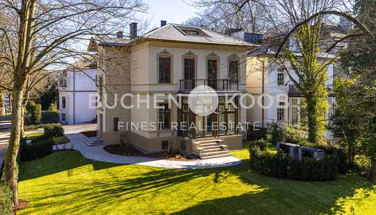 Bild von Neuwertige Stadtvilla im historischen Gewand in HH-Uhlenhorst