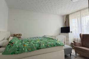 Helle 4-Zimmer-Wohnung mit Wintergarten im Herzen von Remscheid – Die vollständige Adresse der Immobilie erhältst du vom Anbieter., 42853 Mitte, Remscheid – Vorschaubild 4