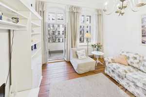 Stilvoll & bezugsfrei: Altbau 2-Zi mit Balkon & Lift im Gleimviertel – Berlin – Vorschaubild 1