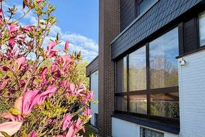 Viel Platz! Geräumiges, helles Wohnhaus mit Büro und Halle