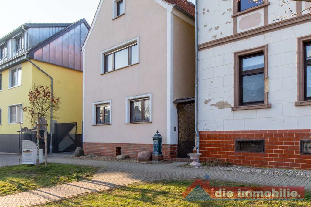 Immobilie in Hohe Börde - ***Einfamilienhaus mit Nebengelass, Innenhof und viel Potenzial*** - Bild 2