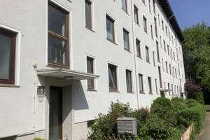 Schicke kleine 3-Zimmer-Wohnung mit Balkon mit neuem Duschbad