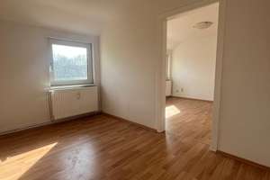 Charmantes Wohnen unterm Dach – helle 3-Zimmer-Wohnung mit besonderem Wohlfühlfaktor in GBH – Hassjägerweg 29, 38229 Gebhardshagen, Salzgitter – Vorschaubild 3