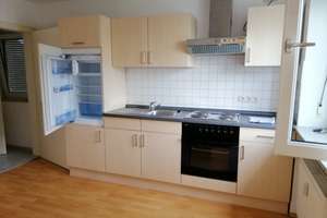 Teilmöblierte gepflegte 1,5-Raum-Wohnung mit Einbauküche in Forstern