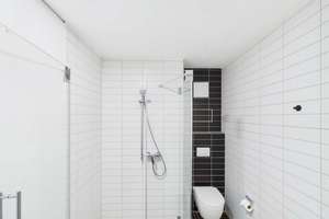 DIE ZIMMEREI | All-inclusive-Miete: Maisonette Wohnung mit Balkon - ideal für Young Pros | XL Bude – Resi-Huber-Platz 1, 81371 Sendlinger Feld, München – Vorschaubild 8