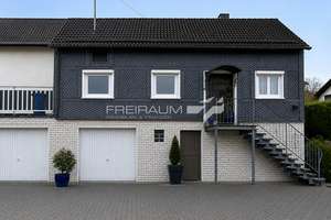 Freiraum4 +++ Charmantes Einfamilienhaus mit großem Grundstück & zusätzlichem Ackerland in Wilnsdorf