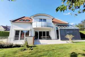 Modernes, großzügiges
Architektenhaus mit Doppelgarage, Schwimmbad und Sauna
in Roggenburg-OT – Neu-Ulm (Kreis) – Vorschaubild 1