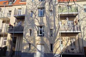 2014 Kernsaniertes Wohn- und Geschäftshaus mit Balkonen