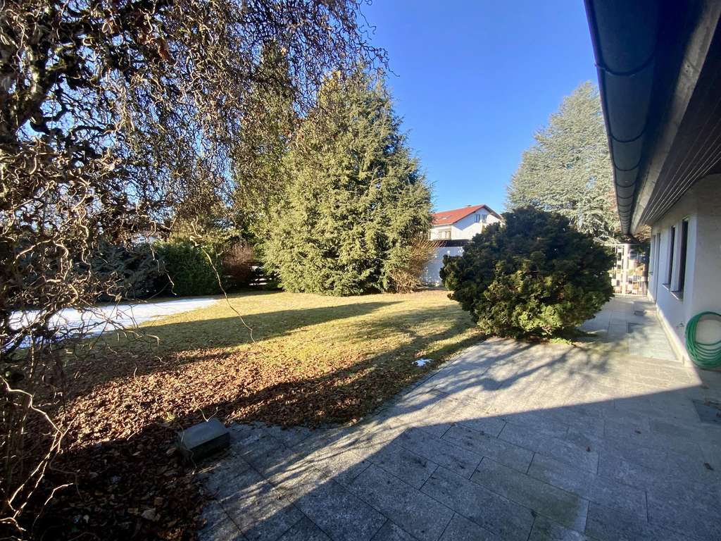 Immobilie in Bad Grönenbach - Großzügiges Wohnen auf einer Ebene! - Bild 2