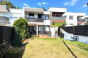Gepflegtes Reihenmittelhaus mit Terrasse, Balkon und Garage in Bielefeld-Sennestadt – Die vollständige Adresse der Immobilie erhältst du vom Anbieter., 33689 Sennestadt, Bielefeld – Vorschaubild 1
