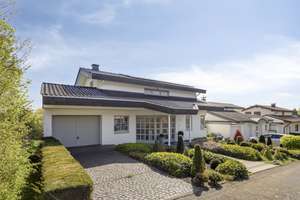Hochwertiges Einfamilienhaus mit Einliegerwohnung in einer der besten Lagen Brühls – Die vollständige Adresse der Immobilie erhältst du vom Anbieter., 50321 Brühl – Vorschaubild 3