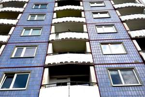 Studenten aufgepasst: WG-geeignete 3-Raumwohnung mit Einbauküche! – Michelangelostr. 2, 1217 Räcknitz/Zschertnitz, Dresden – Vorschaubild 1