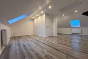 Reihenhaus sonnige Feldrandlage mit Terrasse Balkon 4,5 Zimmern in Frankfurt a. M.  Nieder-Eschbach 