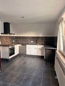 Erstbezug: Renovierte 3-Zimmer-Wohnung inkl. 190 m² Privatgarten