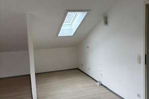 2-Zimmer-Dachgeschosswohnung mit Balkon  – Die vollständige Adresse der Immobilie erhältst du vom Anbieter., 30826 Garbsen – Vorschaubild 2