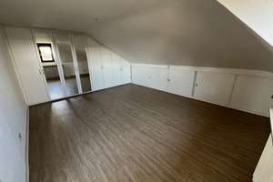 RENOVIERTE, GROSSZÜGIGE 2-ZIMMER-DG-WOHNUNG MIT EINBAUKÜCHE IN RUHIGEM 6-PARTEIENHAUS – 67065 Mundenheim, Ludwigshafen am Rhein – Vorschaubild 6