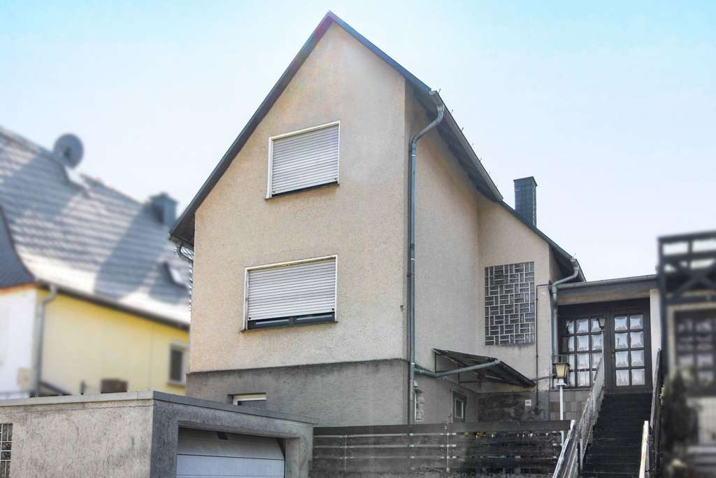 Immobilie in Aßlar - Handwerker aufgepasst: EFH mit viel Potenzial & Garten in ruhiger Lage von Aßlar - Bild 0
