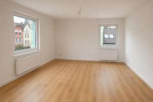 2 kernsanierte, helle und großzügige 2,5 Zimmer Wohnungen
