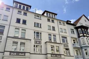 HANNOVER-LIST: Altbau, modernisierte 2 Zimmer mit Balkon, Holzdielen, Parkett, Feinputz, EBK u.v.m.