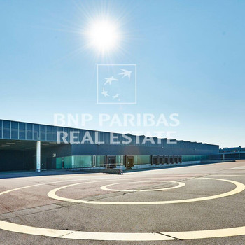 Moderne Logistik - und Produktionsflächen direkt an der A9