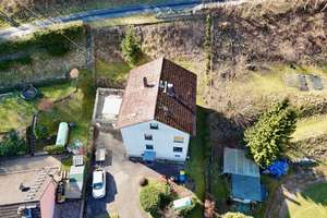 Schlangenbad-Niedergladbach: Ein 2-Familienhaus in Waldrandlage mit Potential! – Die vollständige Adresse der Immobilie erhältst du vom Anbieter., 65388 Schlangenbad – Vorschaubild 1
