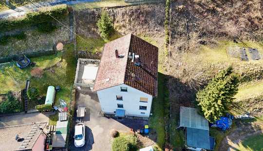 Bild von Schlangenbad-Niedergladbach: Ein 2-Familienhaus in Waldrandlage mit Potential!