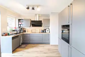 Modernisierte Doppelhaushälfte mit Garten, Doppelgarage und Ausbaupotenzial – Ideal für Familien! – Warendorf (Kreis) – Vorschaubild 5