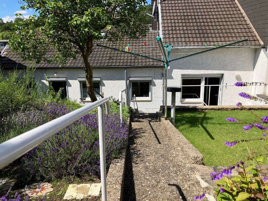 Immobilie in Bad Münstereifel - Fachwerkhaus mit Garten und Garage - Bild 1