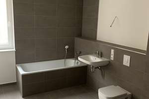 Charmante 2,5-Zimmer-Wohnung mit Balkon in Mainz (TG-Stellplatz & Einbauküche enthalten!!) – Brabarossaring 6e, 55118 Neustadt, Mainz – Vorschaubild 9