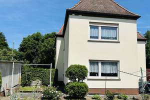 Mehrfamilienhaus mit Nebengebäude, Garage und Ausbaupotential in Nürnberg-Laufamholz – Die vollständige Adresse der Immobilie erhältst du vom Anbieter., 90482 Laufamholz, Nürnberg – Vorschaubild 2