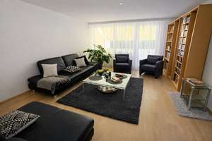 Luftige & sonnige 3-4‑Zimmer‑Whg im 6. OG – oberste Etage, niemand über Ihnen, wunderschöner Blick – Die vollständige Adresse der Immobilie erhältst du vom Anbieter., 70499 Giebel, Stuttgart – Vorschaubild 2