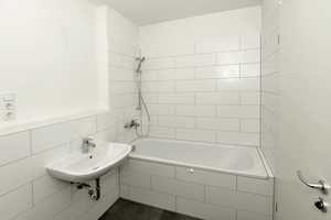 Property thumbnail 1