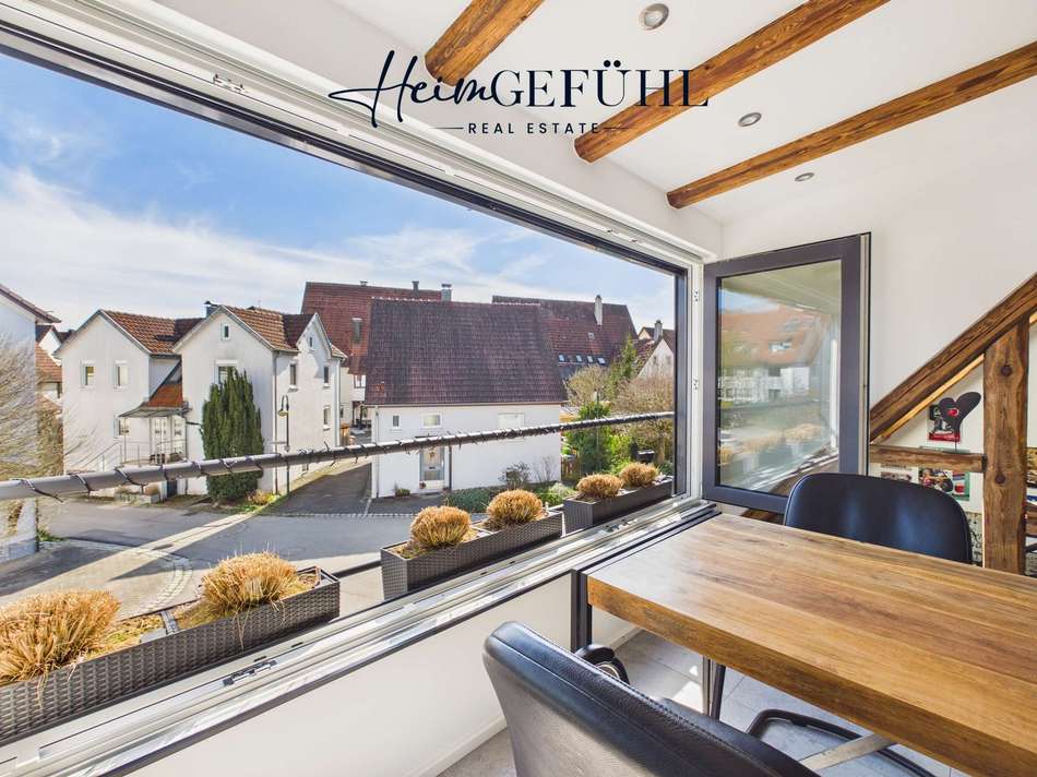 Essbereich mit offenen Fenster