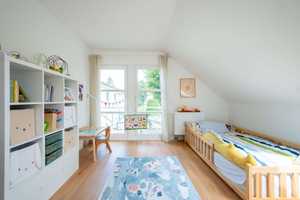 Zeitlos schön: Modernisiertes Haus mit Garten, Pool, Garage, effizienter Heizung & PV-Anlage – Potsdam-Mittelmark (Kreis) – Vorschaubild 12