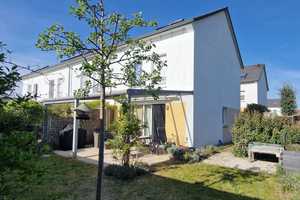 +++ Niedrigenergie-Reihenendhaus +++ 116 qm Wfl. , überdachte Westterrasse und Garage am Haus – Otto-Esser-Straße 0, 65451 Groß-Gerau (Kreis) – Vorschaubild 1