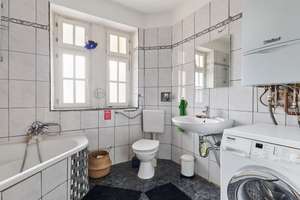 Altbaucharme trifft Zukunftsperspektive! 3,5-Zimmerwohnung mit Loggia im denkmalgeschützten Haus – Die vollständige Adresse der Immobilie erhältst du vom Anbieter., 81669 Ramersdorf, München – Vorschaubild 10