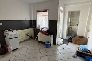 Ein-/Zweifamilienhaus mit Balkon und Nebengebäude in Helmstadt – Die vollständige Adresse der Immobilie erhältst du vom Anbieter., 97264 Helmstadt – Vorschaubild 6