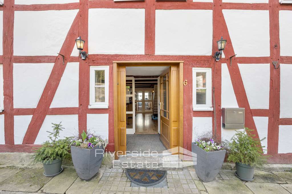 Immobilie in Coppenbrügge - Brünnighausen | Stilvolles, renoviertes Wohnhaus in ruhiger Lage mit tollem Ausblick! - Bild 2