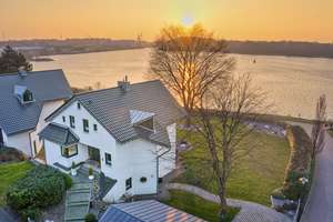 Einmaliger 180° Wasserblick auf 3 Ebenen!
Traumhaus am Nord-Ostsee-Kanal! – Die vollständige Adresse der Immobilie erhältst du vom Anbieter., 24790 Schacht-Audorf – Vorschaubild 5