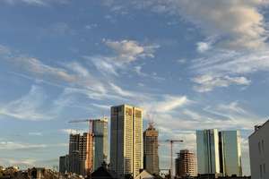 Traumhafte 90 m²-Wohnung mit Balkon, EBK und Skyline-Blick  – 5 min zum Grüneburgpark – 60323 Westend-Süd, Frankfurt am Main – Vorschaubild 3